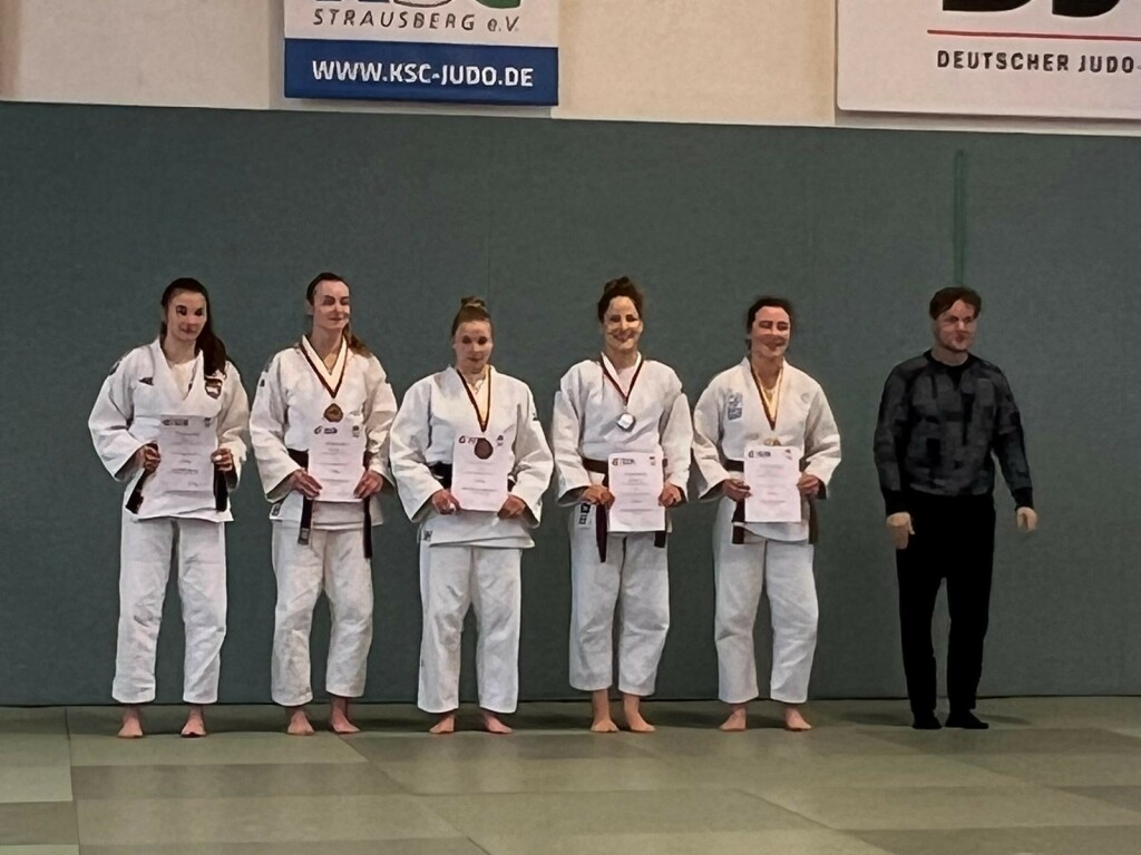 Mayleen (Mitte) mit Bronze beim Bundessichtungsturnier der Frauen u21 in Strausberg